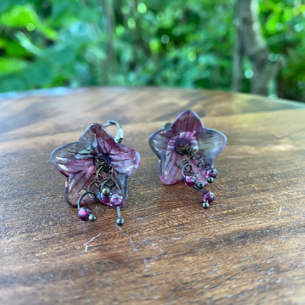 Vintage Lily-Style Earrings - 2 1/2" - Acrylic, Metal, Beads - Timeless Beauty - Picture 4 of 7